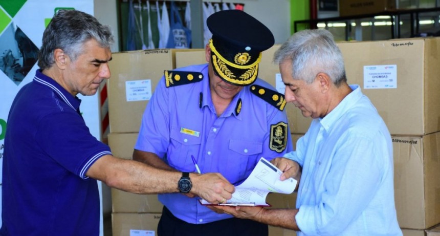 Fontex entregó nuevos insumos a la UCPIM e indumentaria a la Policía de la provincia