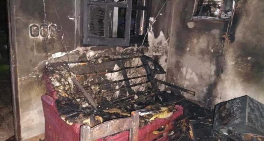 Un hombre de 62 años falleció durante el incendio de su casa