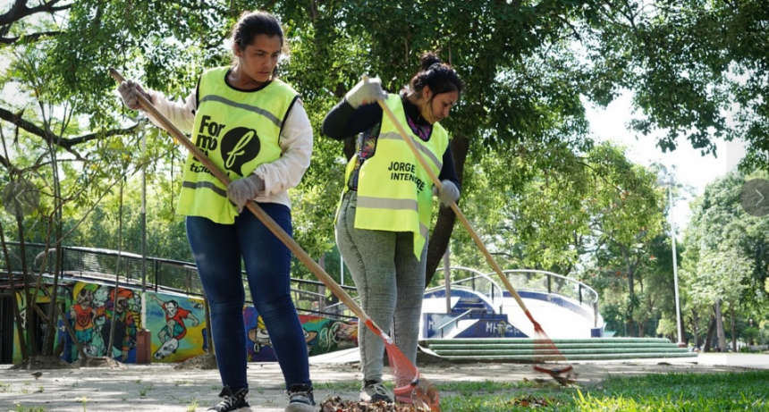 Embelleciendo plazas, plazoletas y espacios verdes