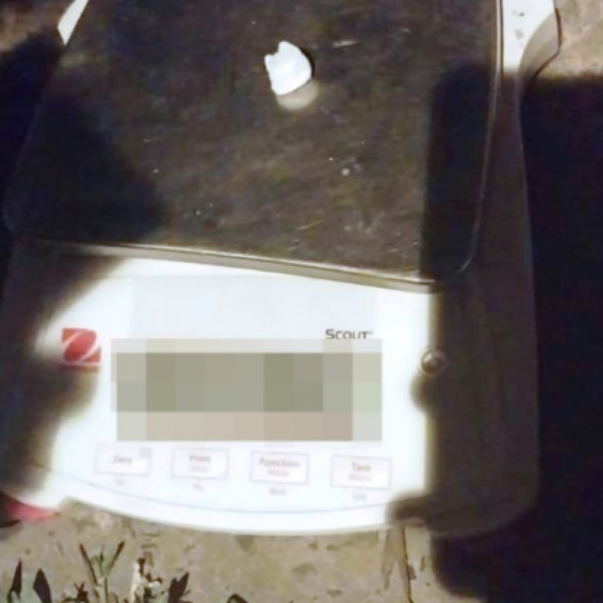 La Policía detuvo a tres personas y secuestró droga