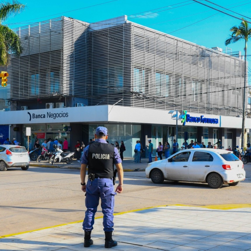Se puso en marcha un amplio operativo policial en inmediaciones a los bancos y cajeros automáticos