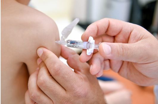 A lo largo de noviembre, continuarán completando y actualizando los esquemas de la vacuna Triple Viral