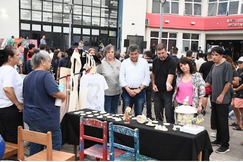 Aráoz acompañó la exposición del ISA por el Mes de las Artes