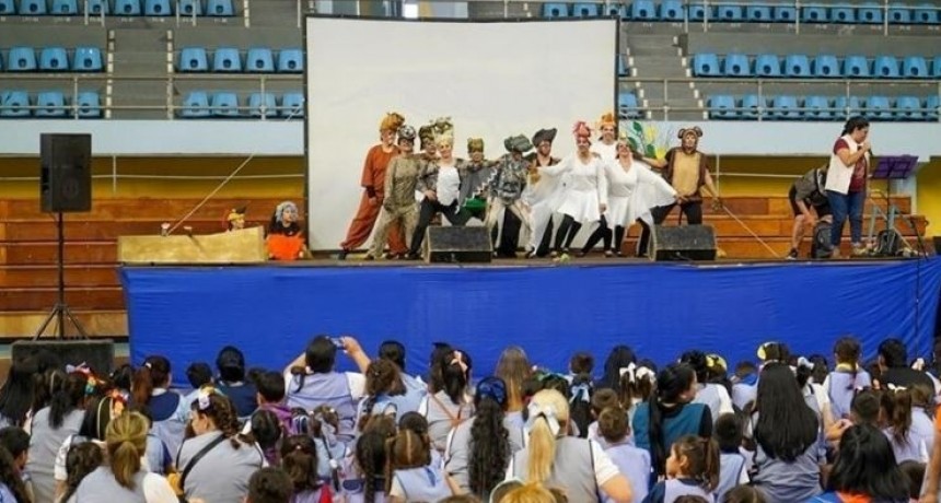AlegrArte presentó “Las maravillas del Bañado” a niños y niñas del nivel inicial