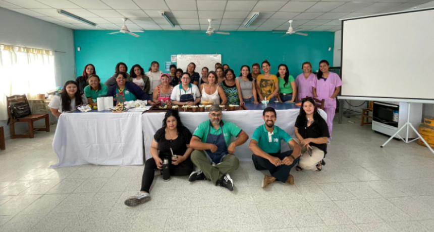 Brindaron taller sobre panadería navideña a beneficiarias del programa “Acompañar”