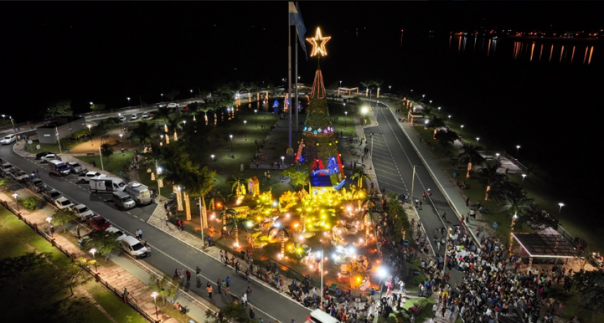 “Formosa Brilla”: Gildo Insfrán habilitó el sistema lumínico de la ciudad