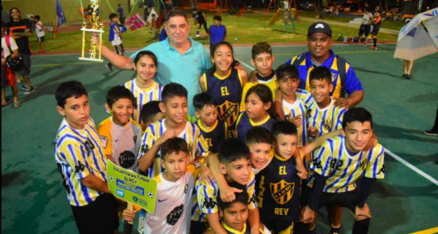El intendente Jofre inauguró una plaza y playón deportivo en el barrio Emilio Tomás