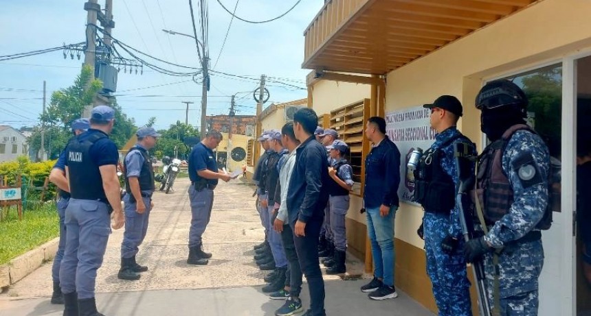 La Policía allanó una vivienda, detuvo a dos hombres que mantuvieron de rehén a su vecino