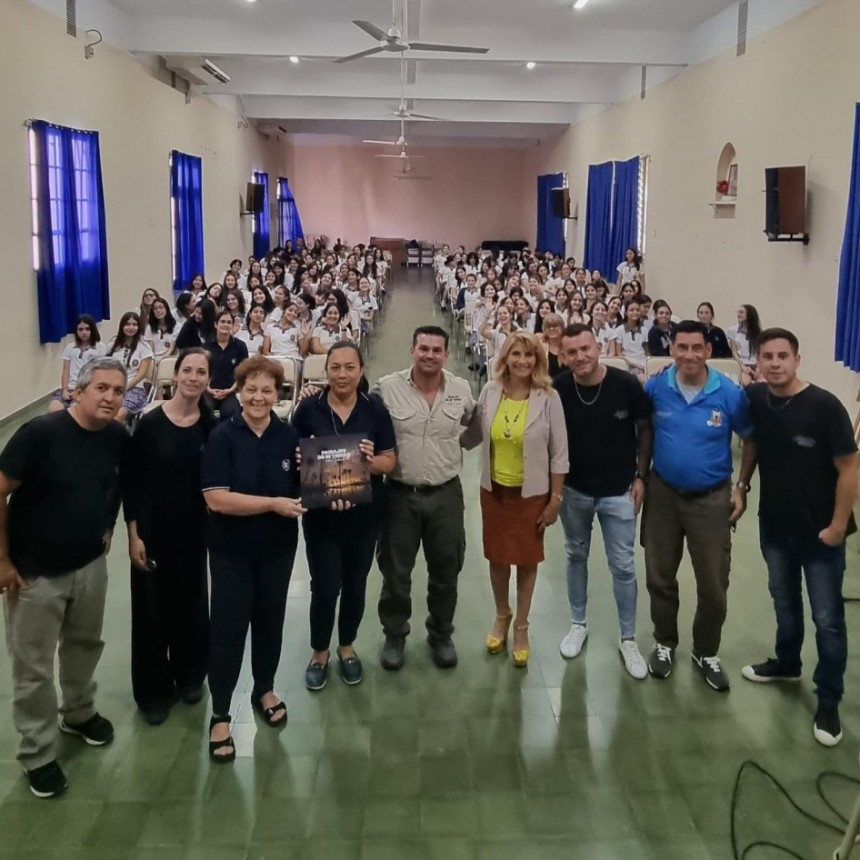 “Paisajes de mi Tierra” maravilló a las alumnas del Instituto Santa Isabel