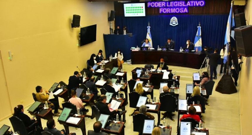 Habilitaron acreditación a periodistas para cubrir sesión especial en la Legislatura