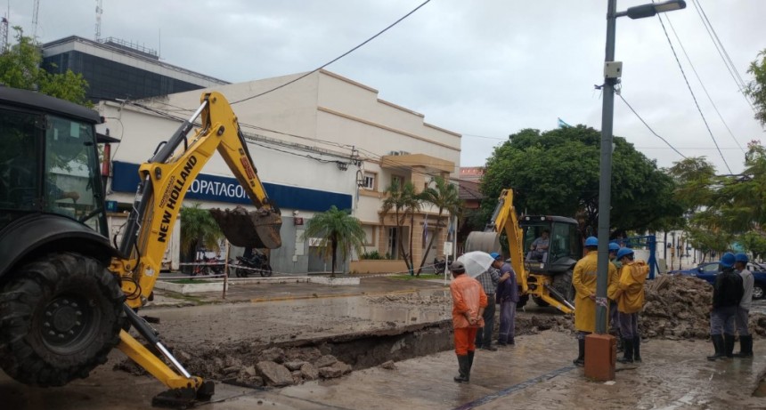Rotura de caño afecta el servicio de agua potable de gran parte de la ciudad capital