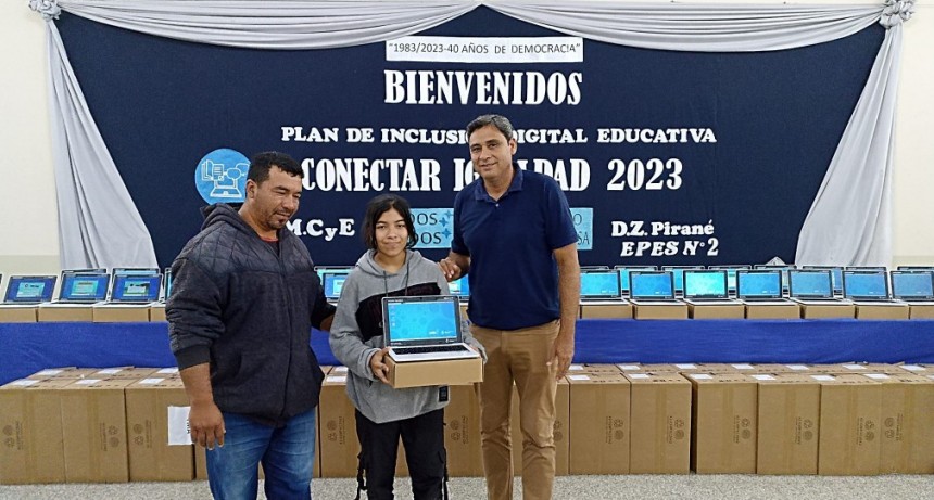 Conectar Igualdad: En Pirané se entregaron más de 600 netbooks en escuelas urbanas y rurales