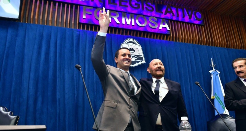Gildo Insfrán y Eber Solís prestaron juramento de ley ante la Legislatura