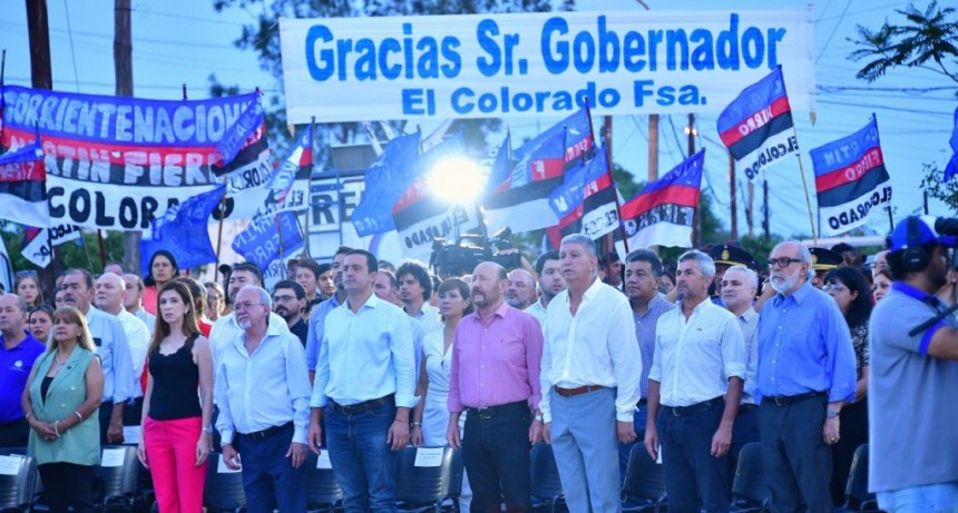 El Colorado: Insfrán inauguró nuevas obras de pavimentación e iluminación