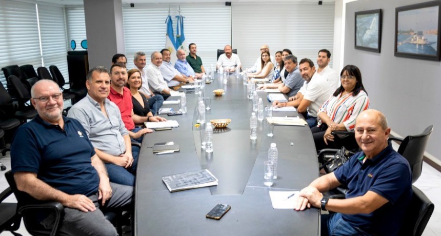 Gildo Insfrán encabezó reunión del Gabinete provincial