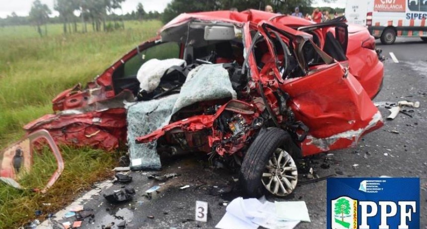 Choque frontal entre dos vehículos sobre la RN 81 dejó como saldo dos personas fallecidas y dos lesionados