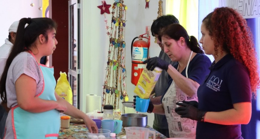 Taller de cocina navideño en el Centro Ocupacional Inclusivo
