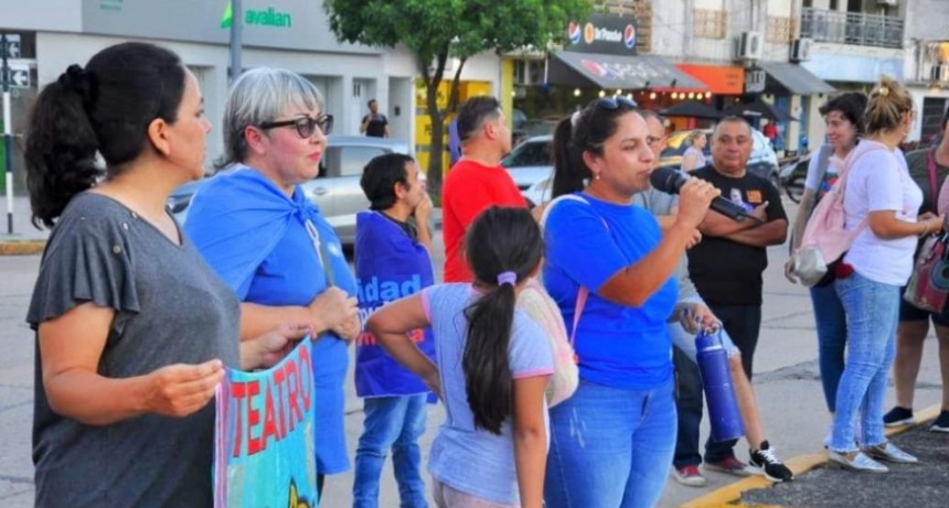 Teatristas en estado de alerta ante la eliminación del INT