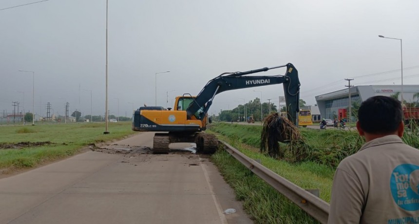 La Municipalidad encaró trabajos de mantenimiento del drenaje urbano