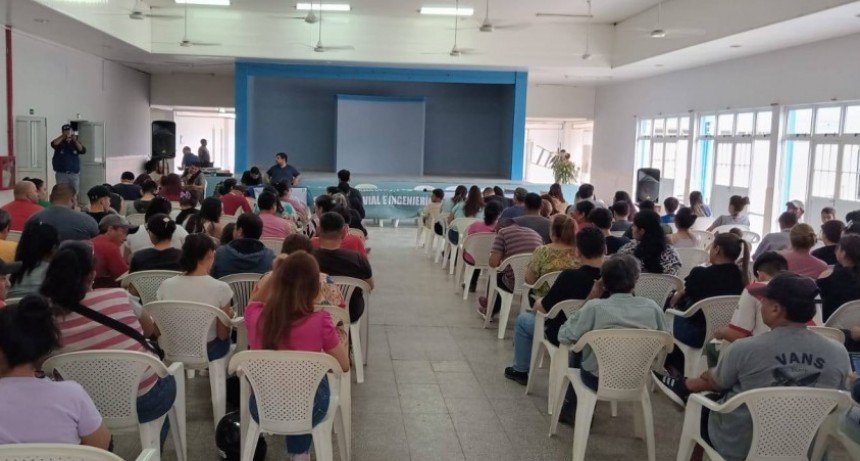 LA MUNICIPALIDAD BRINDÓ CURSO DE CAPACITACIÓN PARA OBTENER LA LICENCIA DE CONDUCIR EN EL BARRIO 2 DE ABRIL 