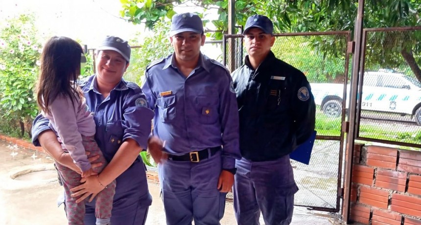 Una niña con Síndrome de Down salió de su casa y una vecina la resguardó