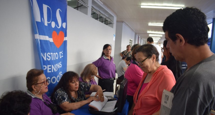 Cobran este lunes los pensionados del IPS
