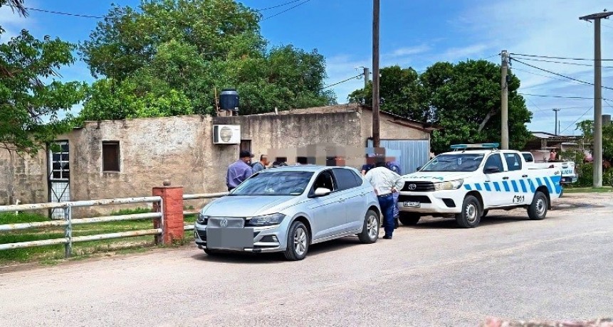 En cuestión de minutos, se recuperó un automóvil sustraído del barrio Don Bosco