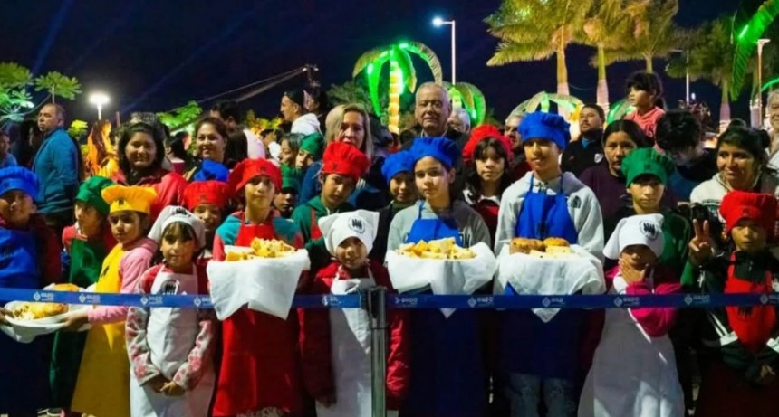 Niños y niñas de Mi Pan Dulce Navideño, acompañaron al Gobernador en la habilitación de “Formosa Brilla”