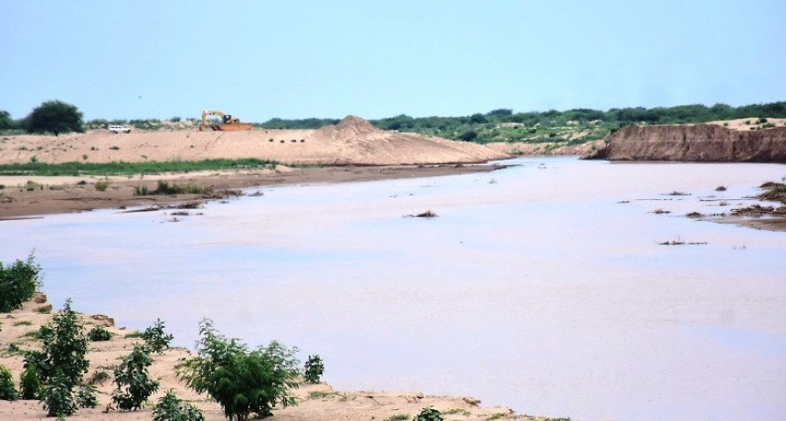 Los primeros picos del río Pilcomayo ya ingresaron al territorio formoseño por el sistema del proyecto Pantalón