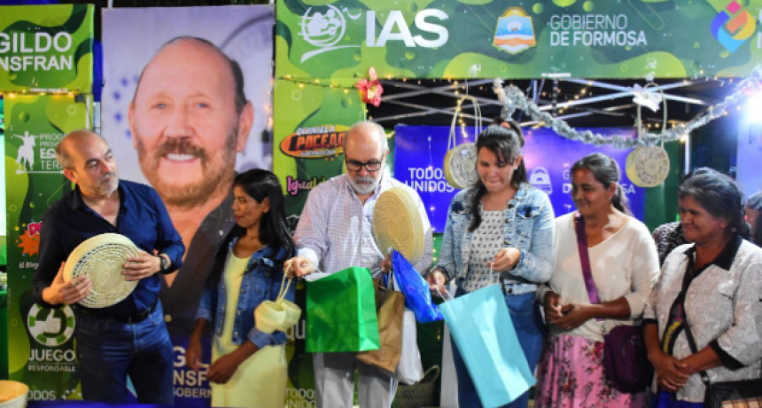 Comenzó la Gran Feria Navideña en el Paseo Costanero