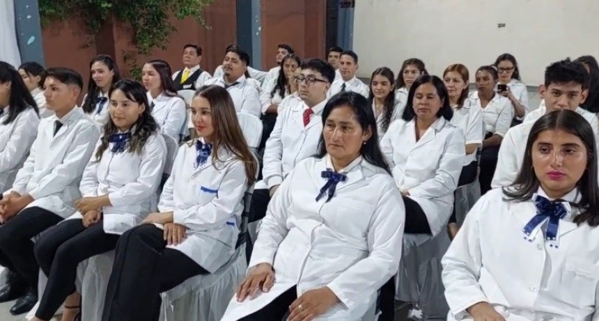 El Instituto Superior de Formación Docente, Continua y Técnica de Las Lomitas celebró el acto de promoción de sus tres carreras
