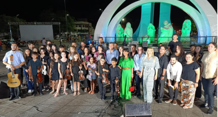 Celebración de la Cantata Navideña y la Santa Misa en la Cruz del Norte
