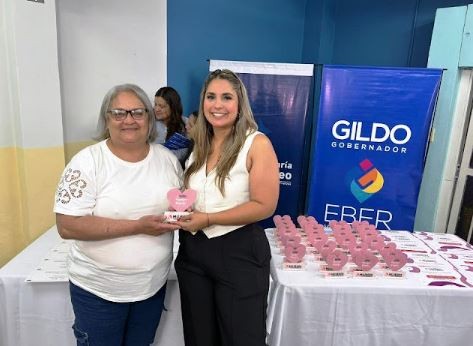 Mujeres recibieron sus certificados por capacitaciones realizadas