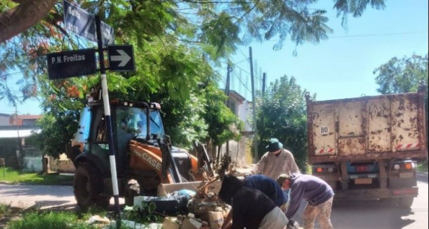 EL MANTENIMIENTO DEL DRENAJE URBANO FUE PRIORITARIO PARA LA COMUNA ESTE SÁBADO